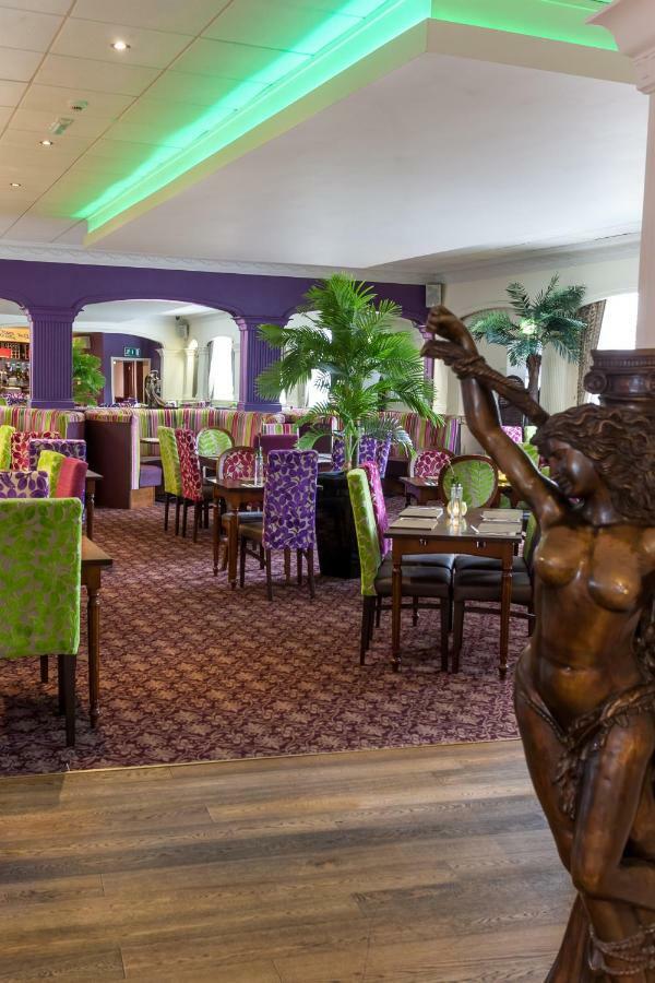 The Masons Arms Hotel Бридженд Экстерьер фото